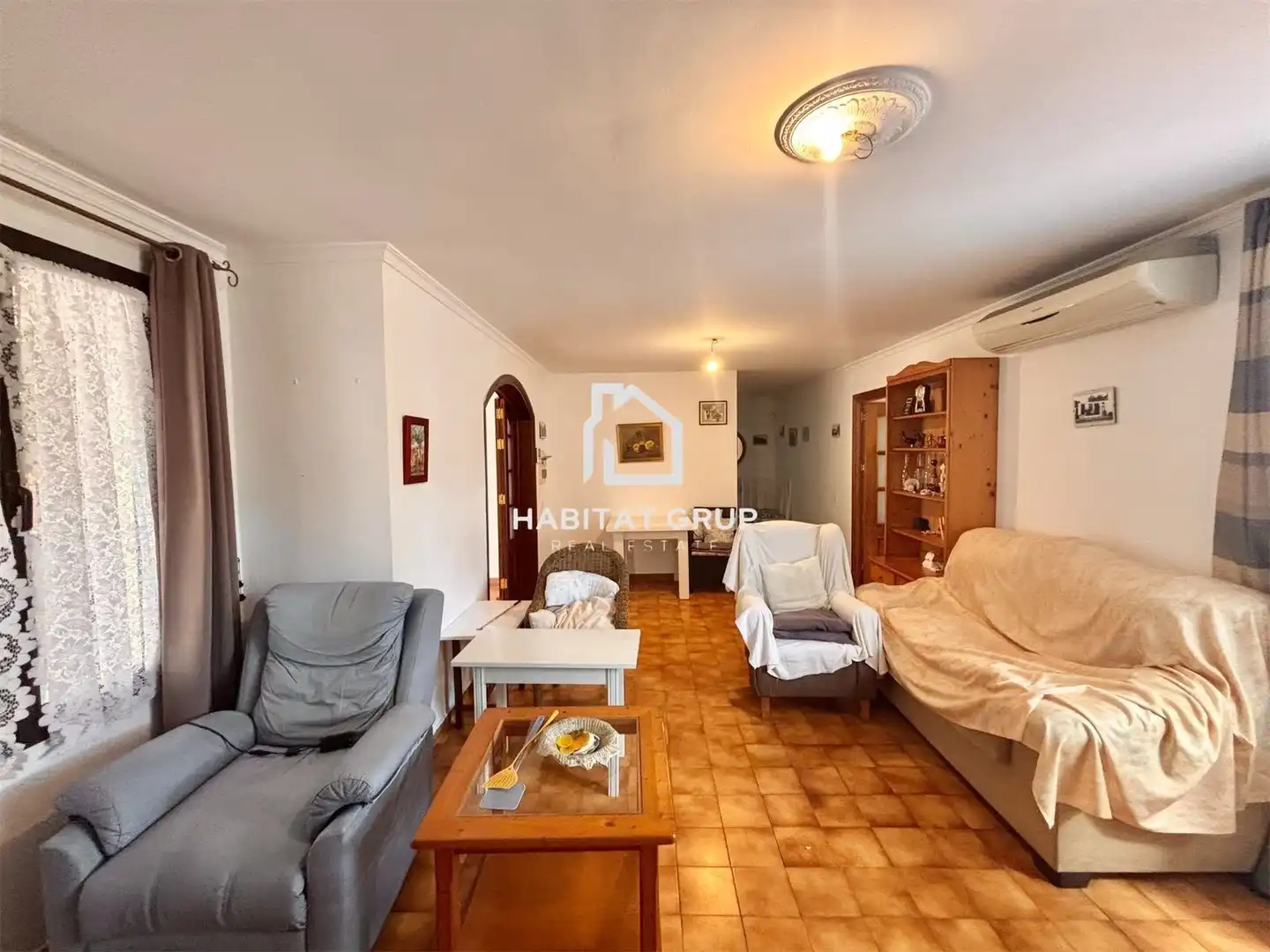 Sala de estar de Dúplex en venta en Ciutadella de Menorca con Aire acondicionado, Calefacción y Jardín privado