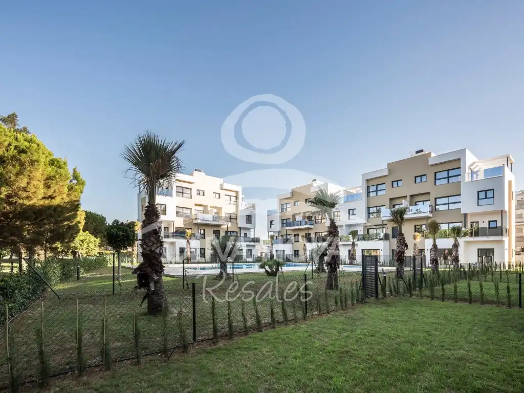 Vista exterior de Apartament en venda en Oliva amb Aire condicionat, Jardí privat i Piscina