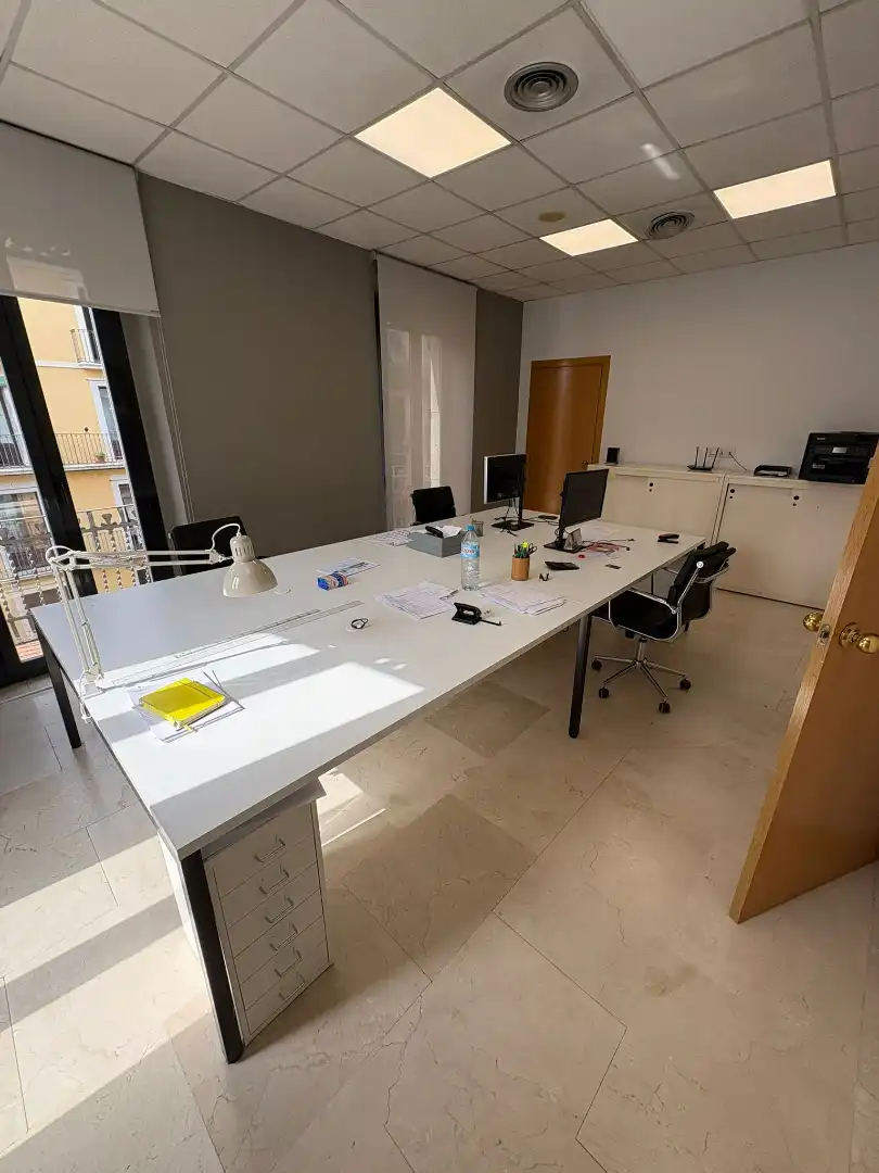 Oficina de alquiler en Avinguda de Sant Francesc, 4, Centre - Barri Vell
