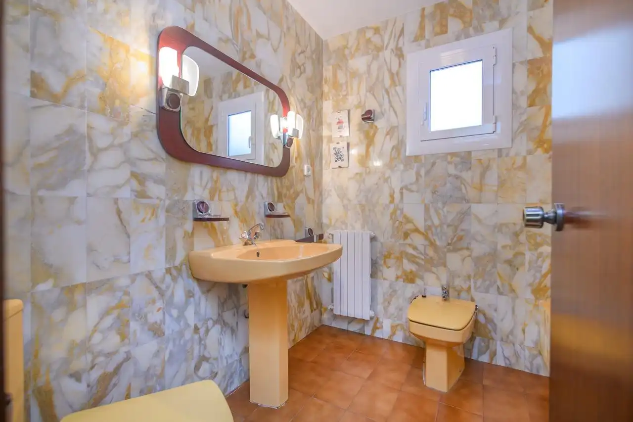 Badezimmer von Wohnung zum Verkauf in Manresa mit Heizung, Abstellraum und Balkon