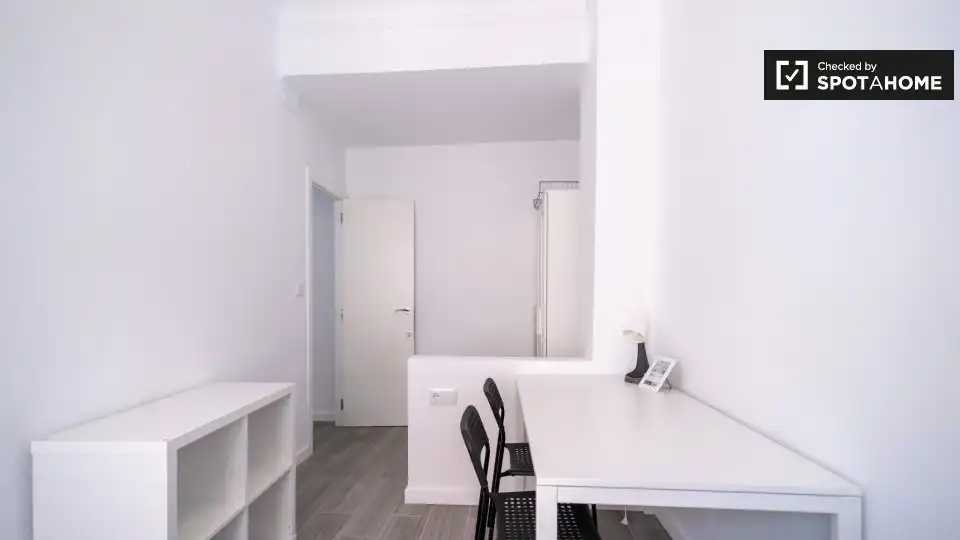 Dormitori de Pis de lloguer en Valencia amb Aire condicionat, Calefacció i Moblat
