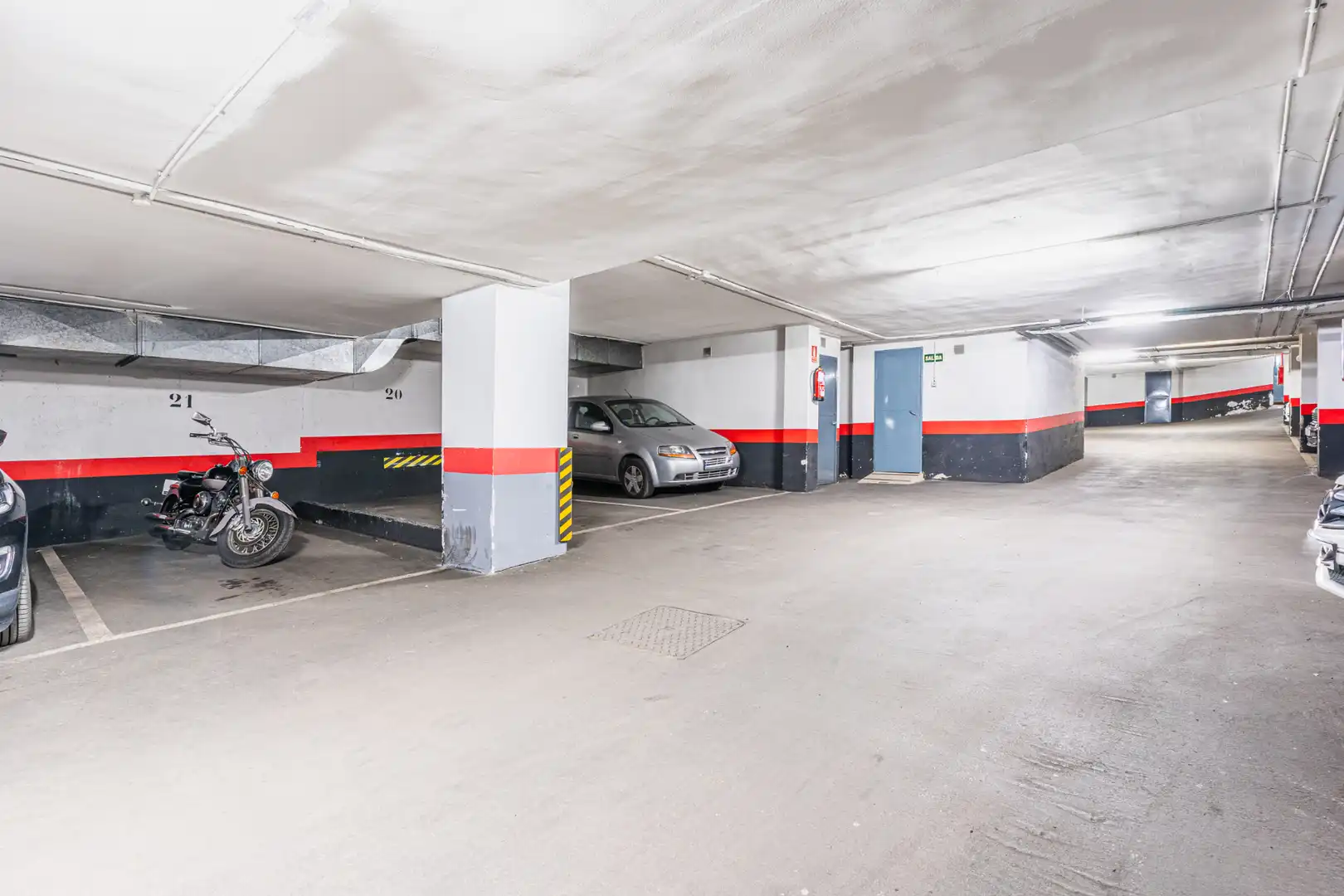 Parkplatz von Wohnung zum Verkauf in Majadahonda mit Klimaanlage, Heizung und Privatgarten