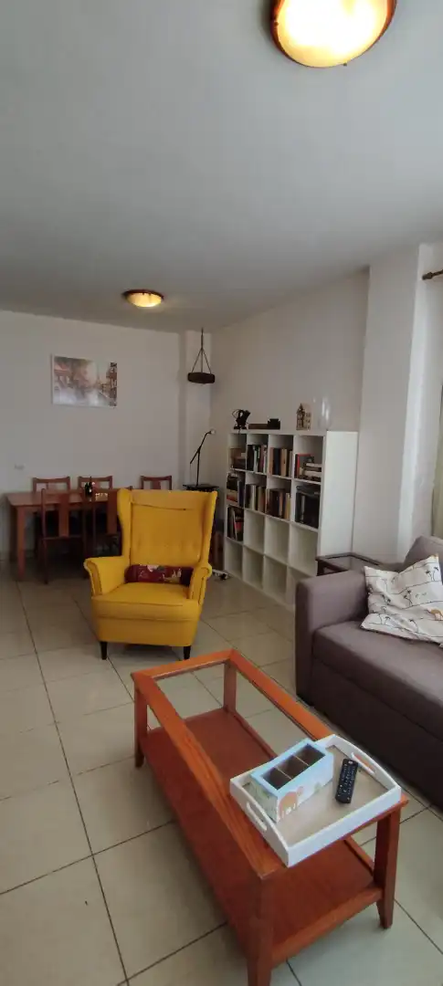 Sala d'estar de Pis de lloguer en Las Palmas de Gran Canaria amb Traster, Moblat i Forn