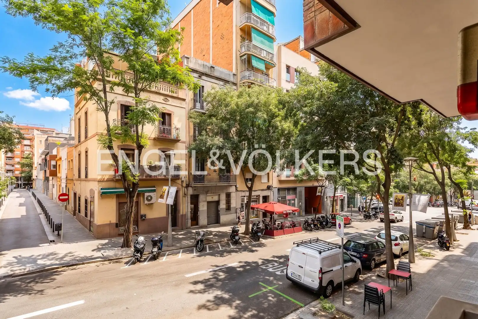 Außenansicht von Wohnung zum Verkauf in Barcelona mit Klimaanlage, Heizung und Parkett