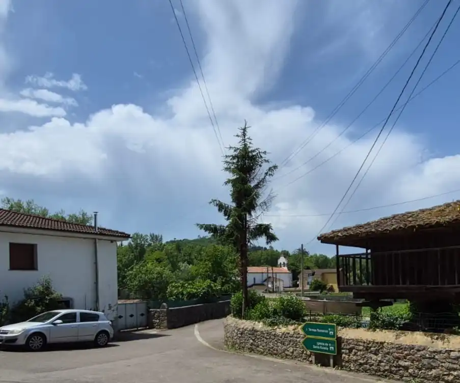 Außenansicht von Country house zum Verkauf in Las Regueras  