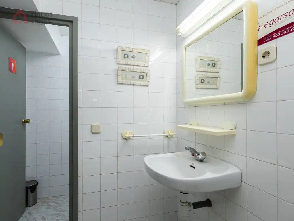 Business premises for sale in Calle Alts Forns 68, imagen 22