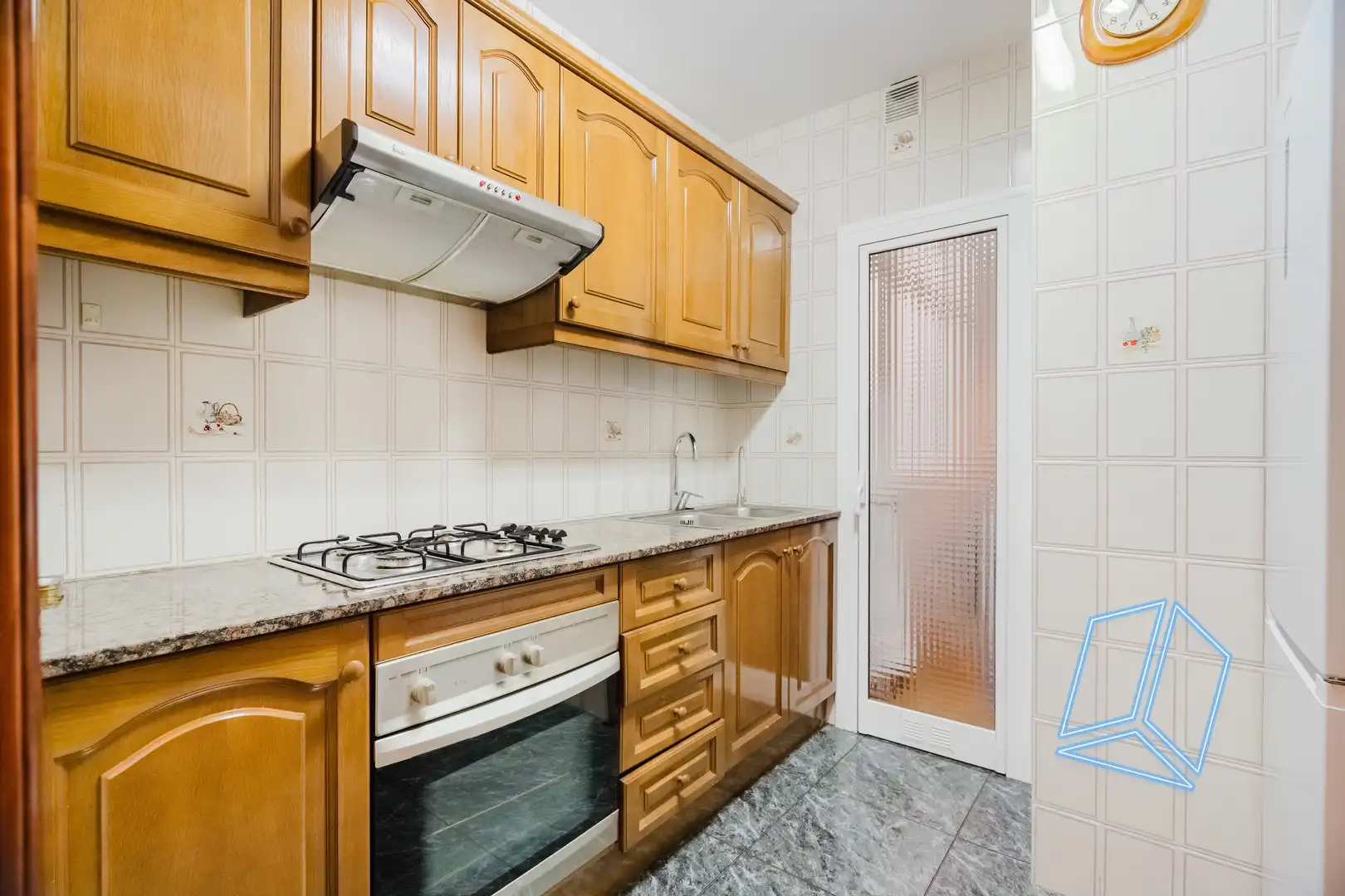 Cocina de Piso en venta en L'Hospitalet de Llobregat con Balcón