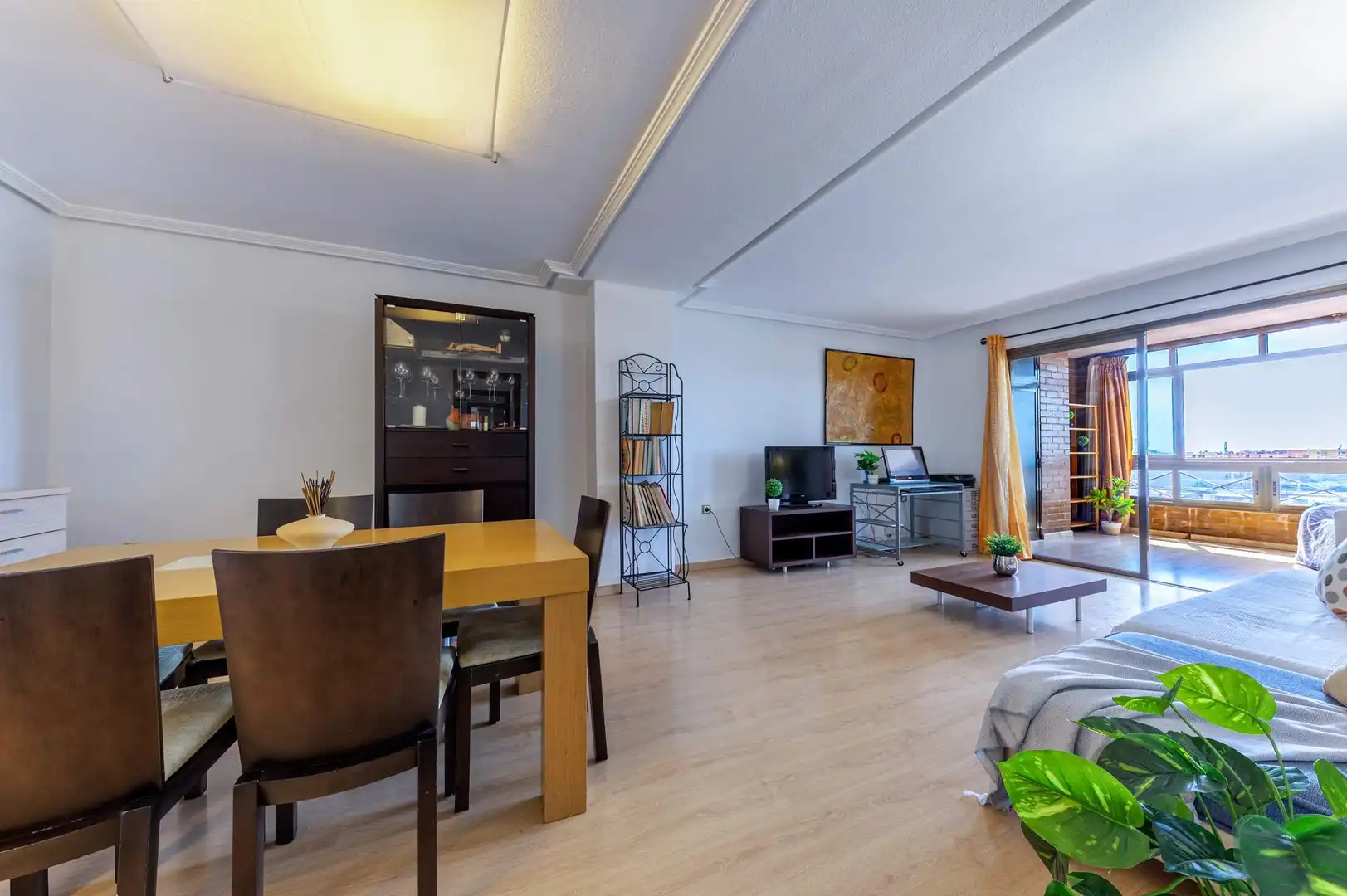 Wohnzimmer von Dachboden zum Verkauf in Alicante / Alacant mit Klimaanlage, Heizung und Privatgarten