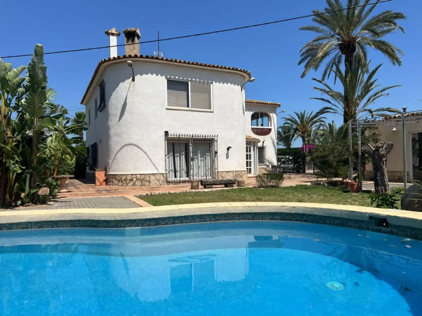 Vista exterior de Casa o xalet en venda en Pedreguer amb Jardí privat, Terrassa i Piscina