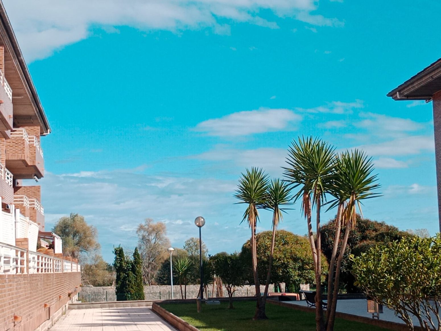 Vista exterior de Piso de alquiler en Bárcena de Cicero con Calefacción, Parquet y Terraza