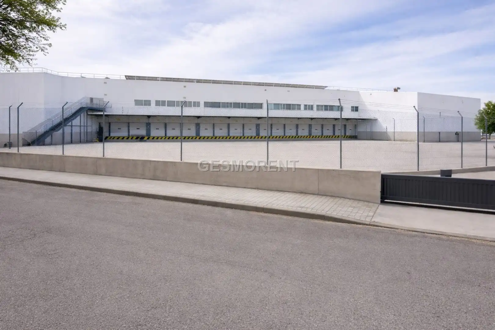 Industrial building for sale in Mejorada del Campo