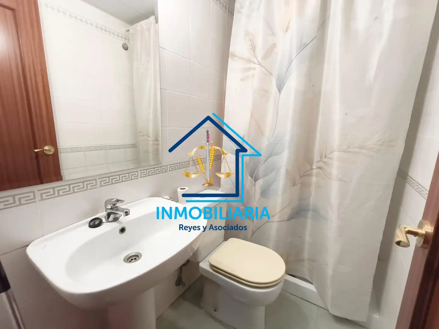 Badezimmer von Wohnung zum Verkauf in Córdoba mit Klimaanlage, Heizung und Abstellraum