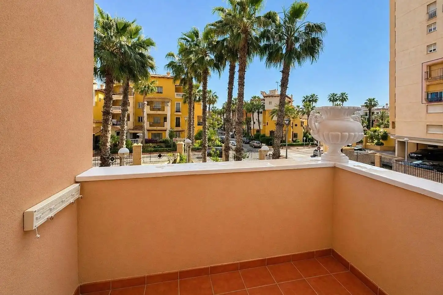 Apartament amb terrassa en venda a Avenida Av. Roentgen 5, imagen 14