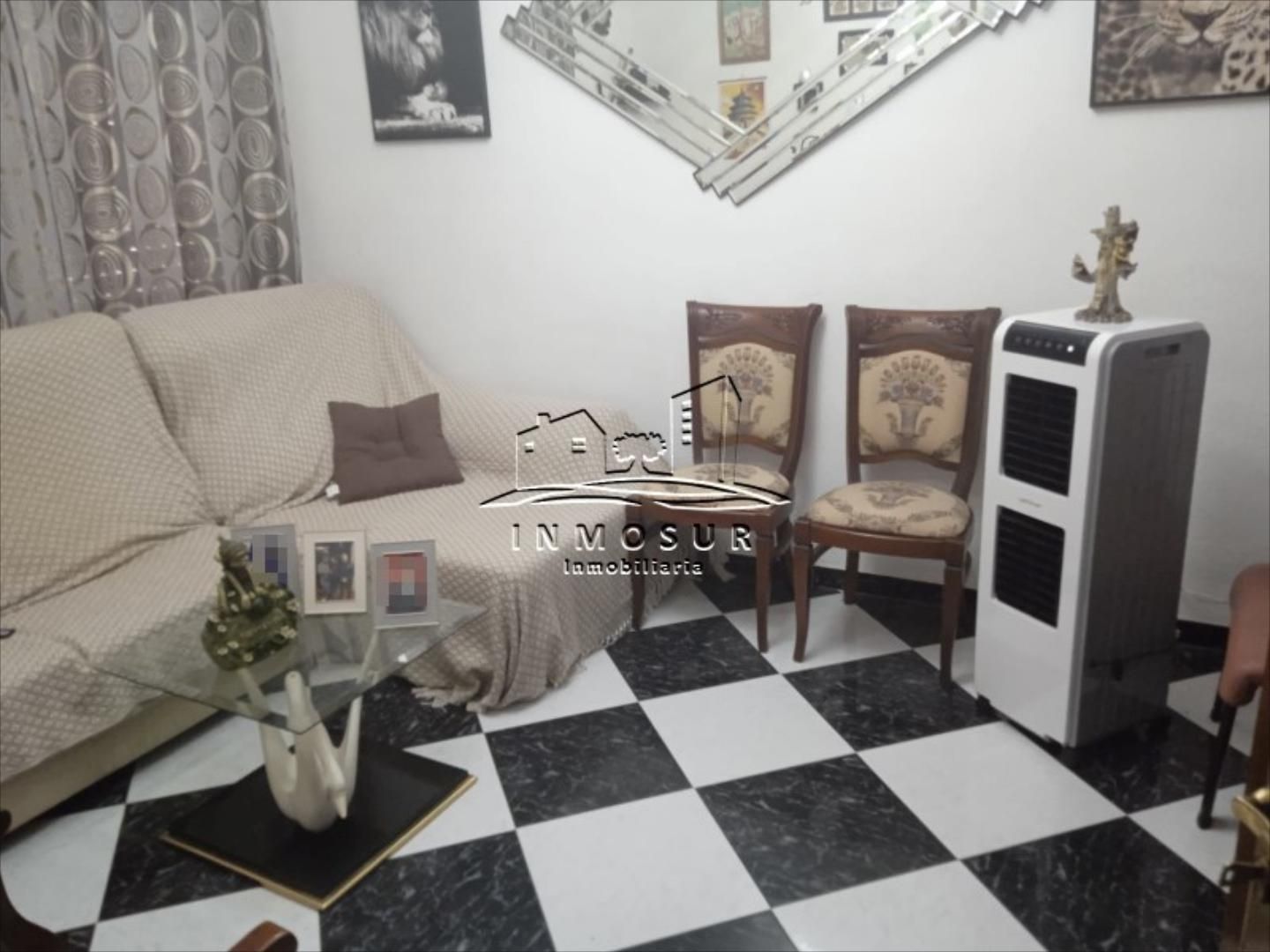 Sala d'estar de Casa adosada en venda en Lucena amb Terrassa