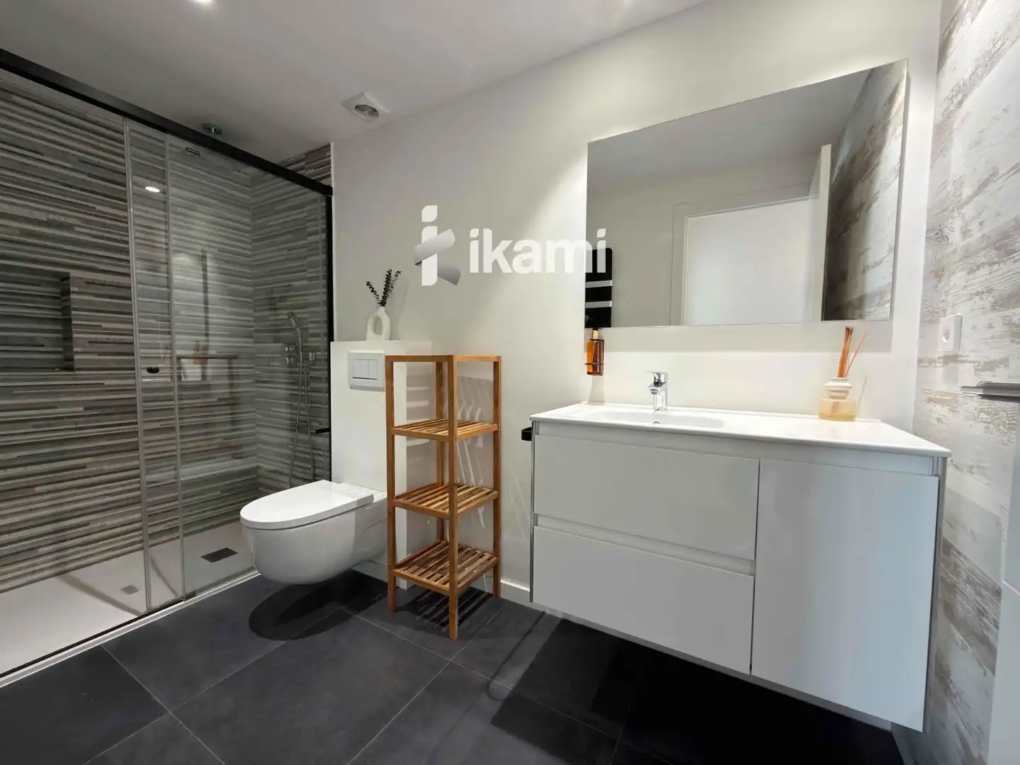 Bathroom of Duplexes for sale in Cadaqués  with Air Conditioner, Terrace and Storage room