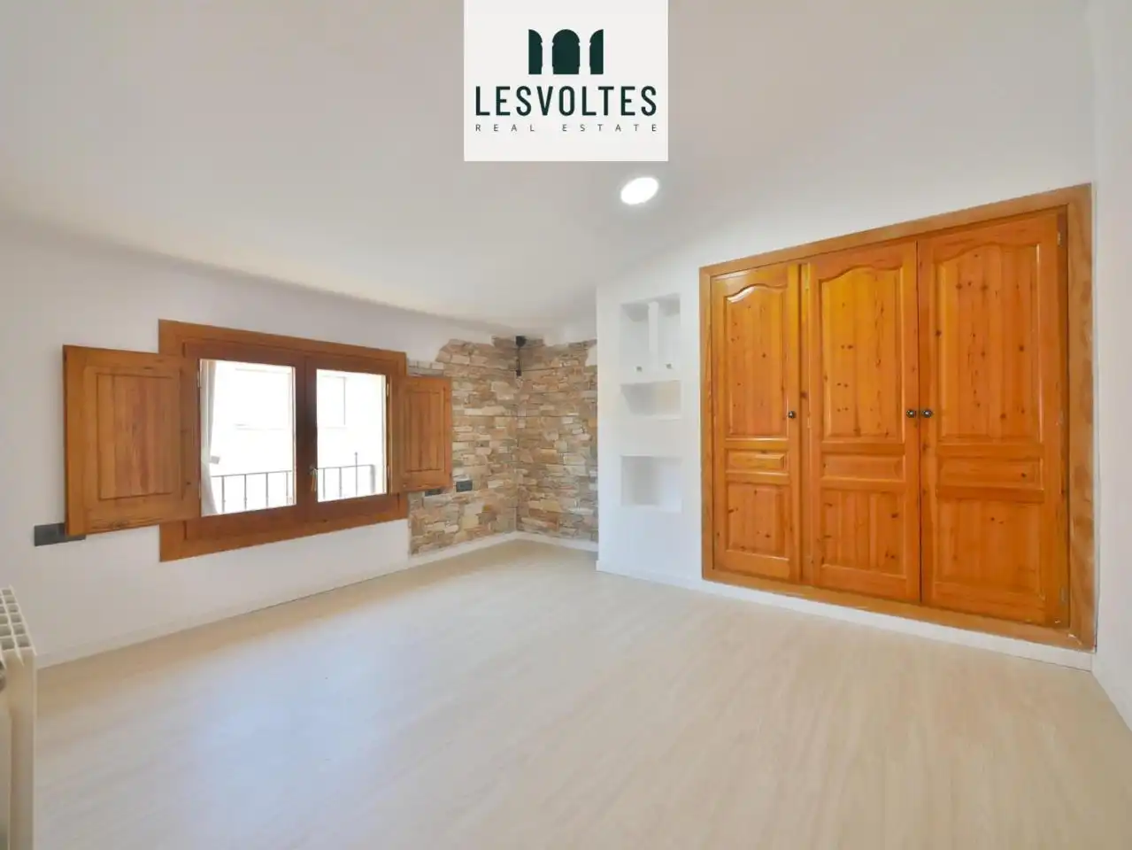 Sala de estar de Casa o chalet en venta en Mont-ras con Calefacción, Jardín privado y Terraza