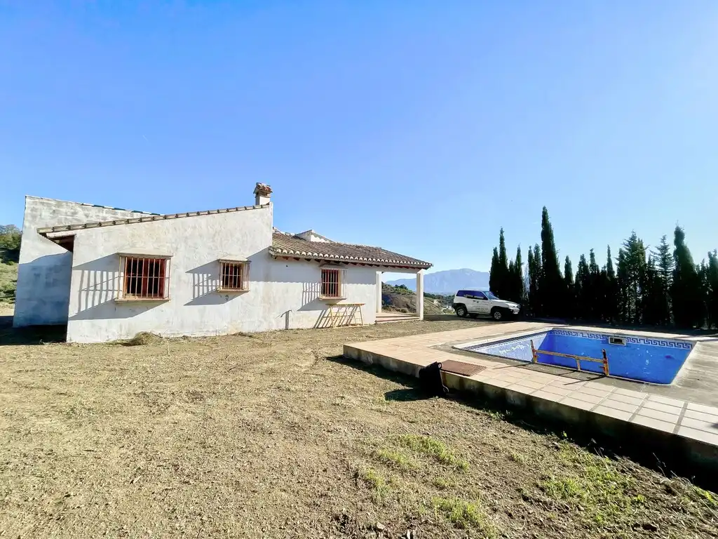 Casa rústica amb piscina en venda a El Borge