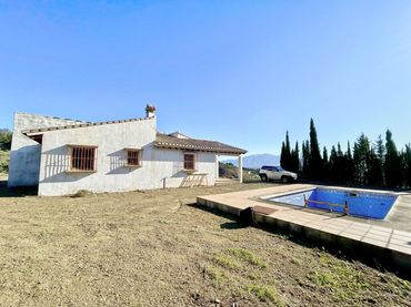 Casa rústica con piscina en venta en El Borge