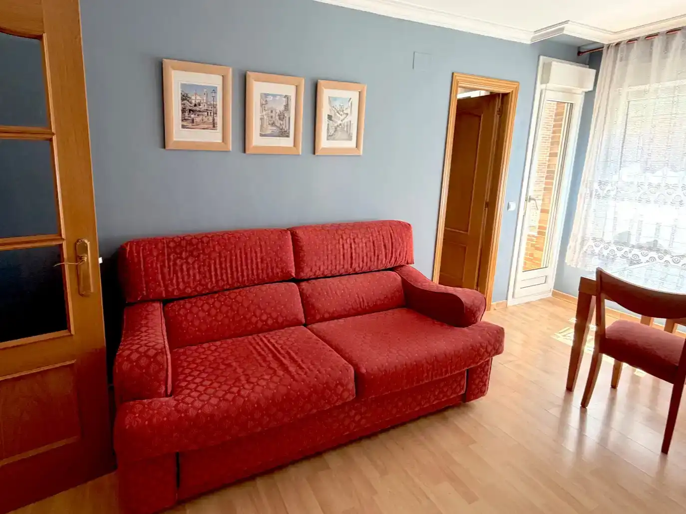 Sala d'estar de Pis de lloguer en Béjar amb Parquet, Moblat i Balcó