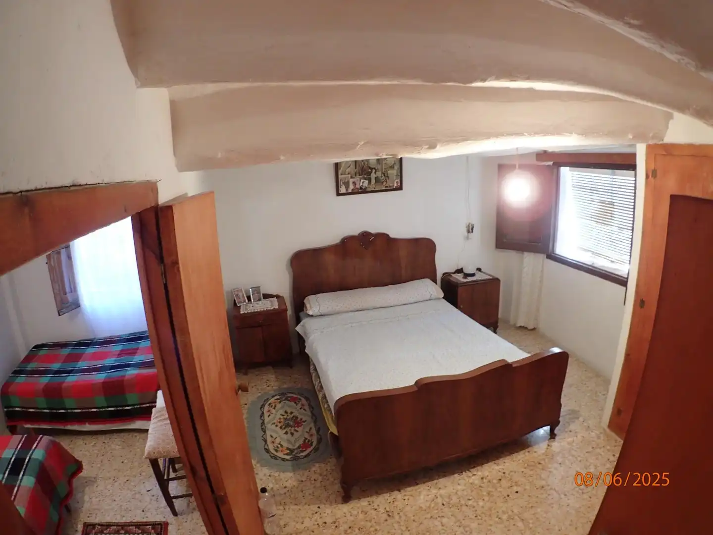Dormitori de Finca rústica en venda en Crivillén amb Jardí privat