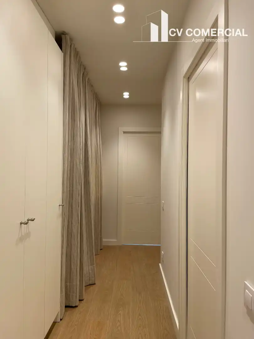 Flat for sale in Barcelona  with Air Conditioner, Heating and Parquet flooring