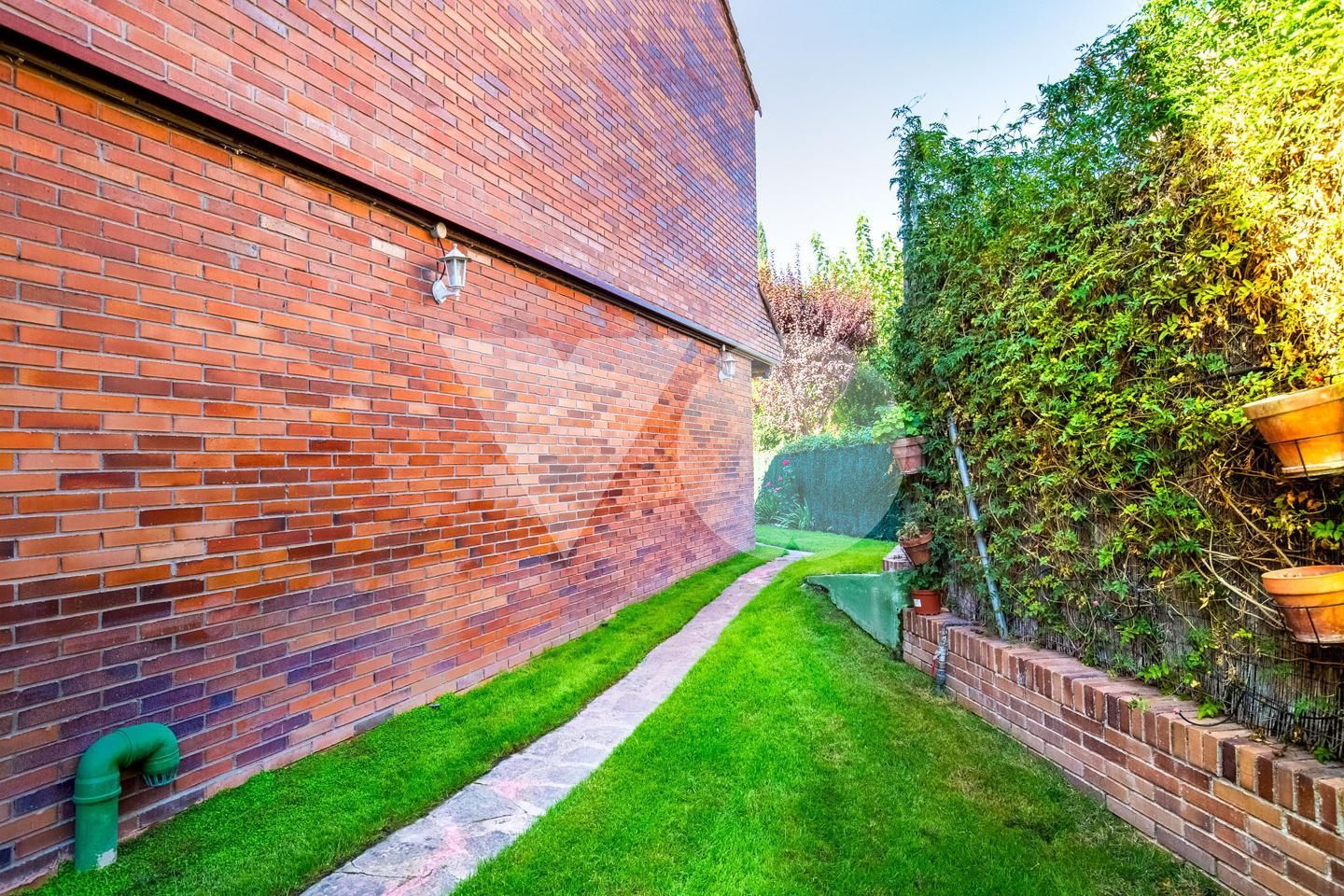 Garden of Single-family semi-detached for sale in Majadahonda  with Air Conditioner, Heating and Private garden