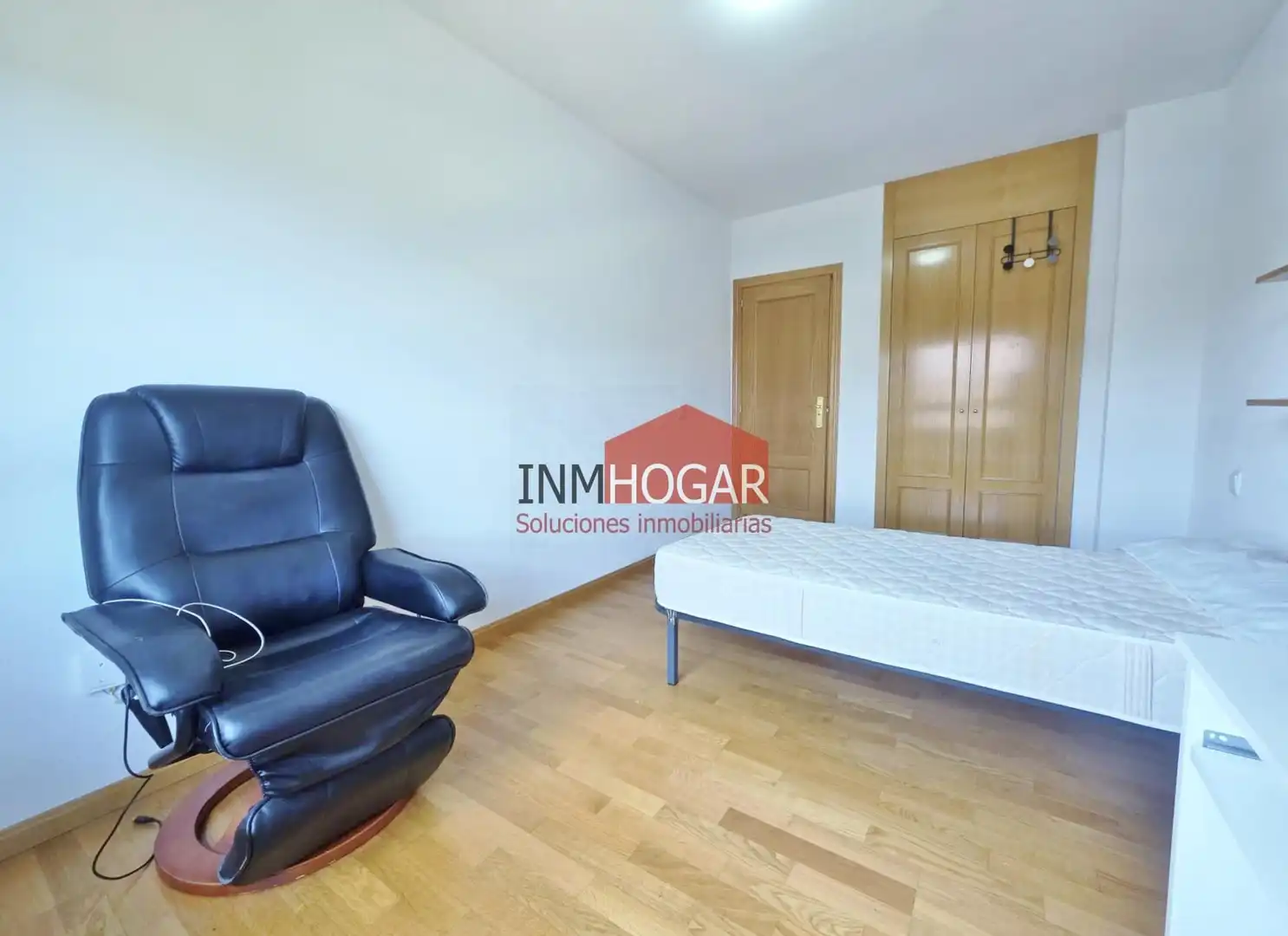 Schlafzimmer von Wohnung zum Verkauf in Ávila mit Heizung, Parkett und Terrasse