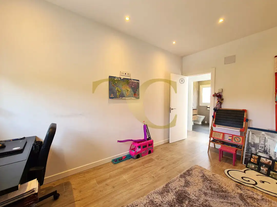 Casa o chalet en venta en Gijón  con Calefacción, Jardín privado y Balcón