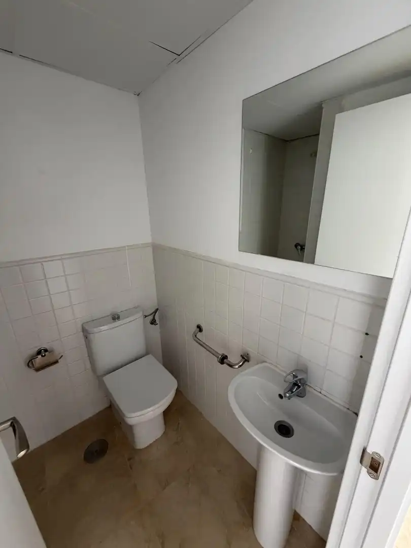 Badezimmer von Wohnungen zum Verkauf in Benalmádena mit Klimaanlage, Heizung und Terrasse