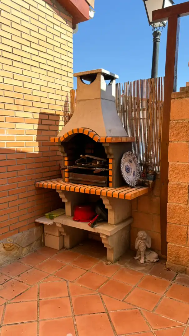 Casa adosada en venta en Villa del Prado con Aire acondicionado y Terraza
