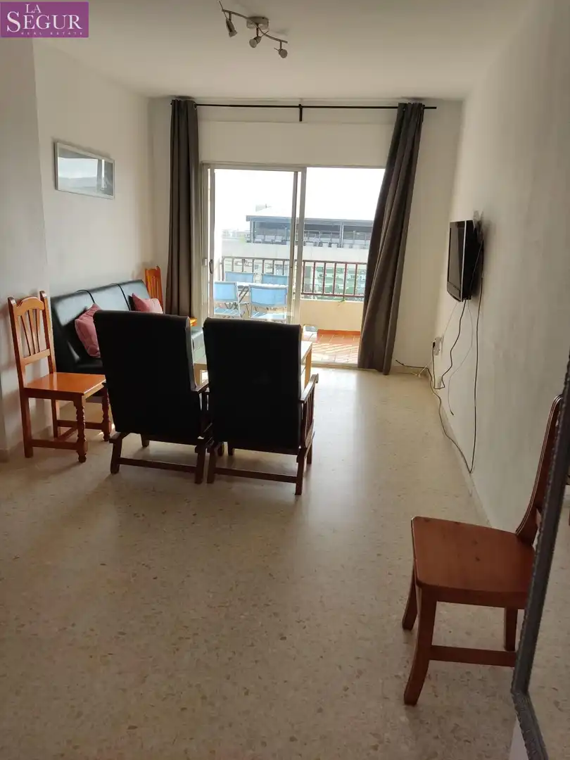 Sala d'estar de Pis de lloguer en Cádiz amb Moblat