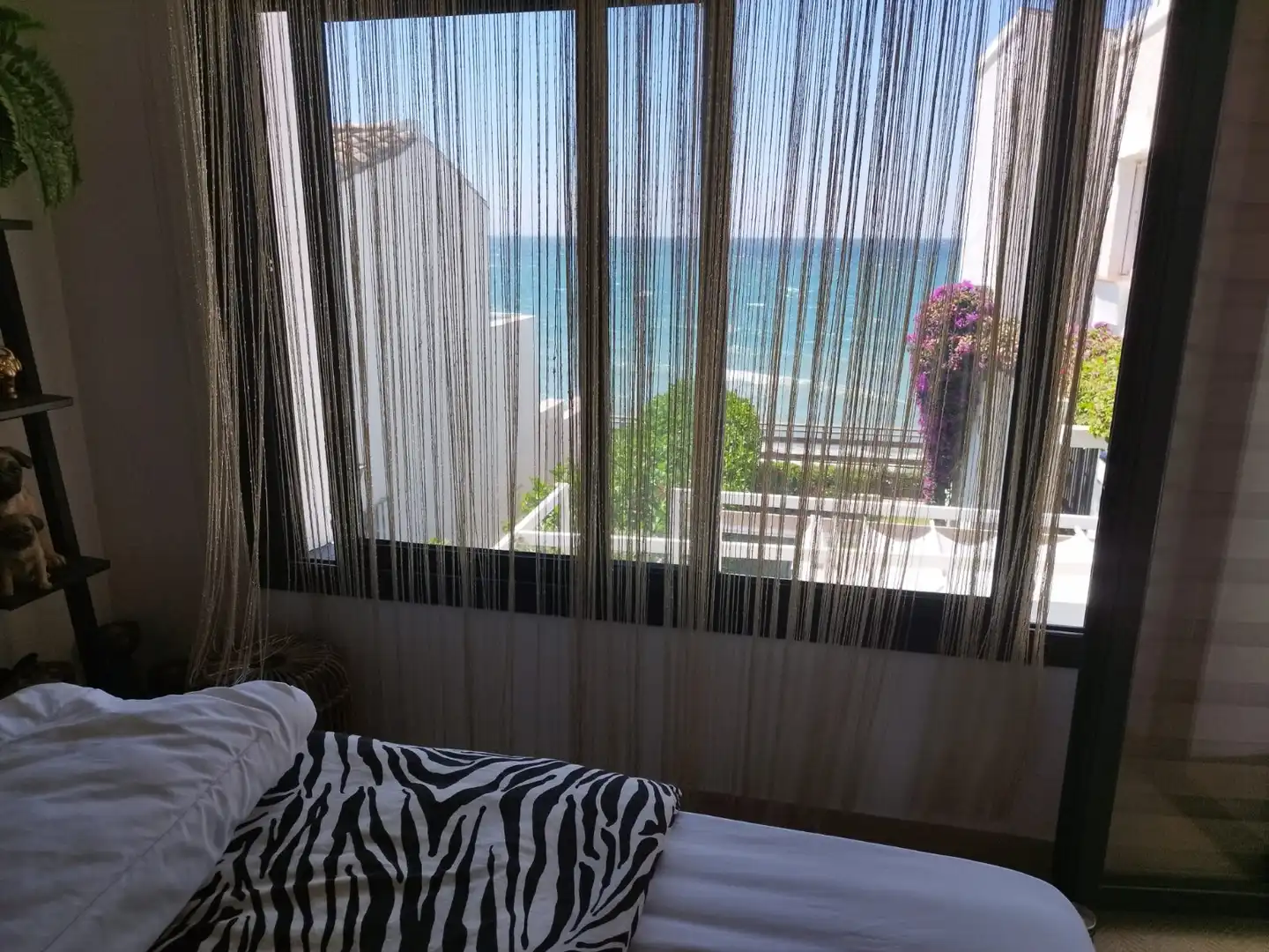 Habitación de Casa adosada en venta en Estepona con Aire acondicionado, Jardín privado y Terraza