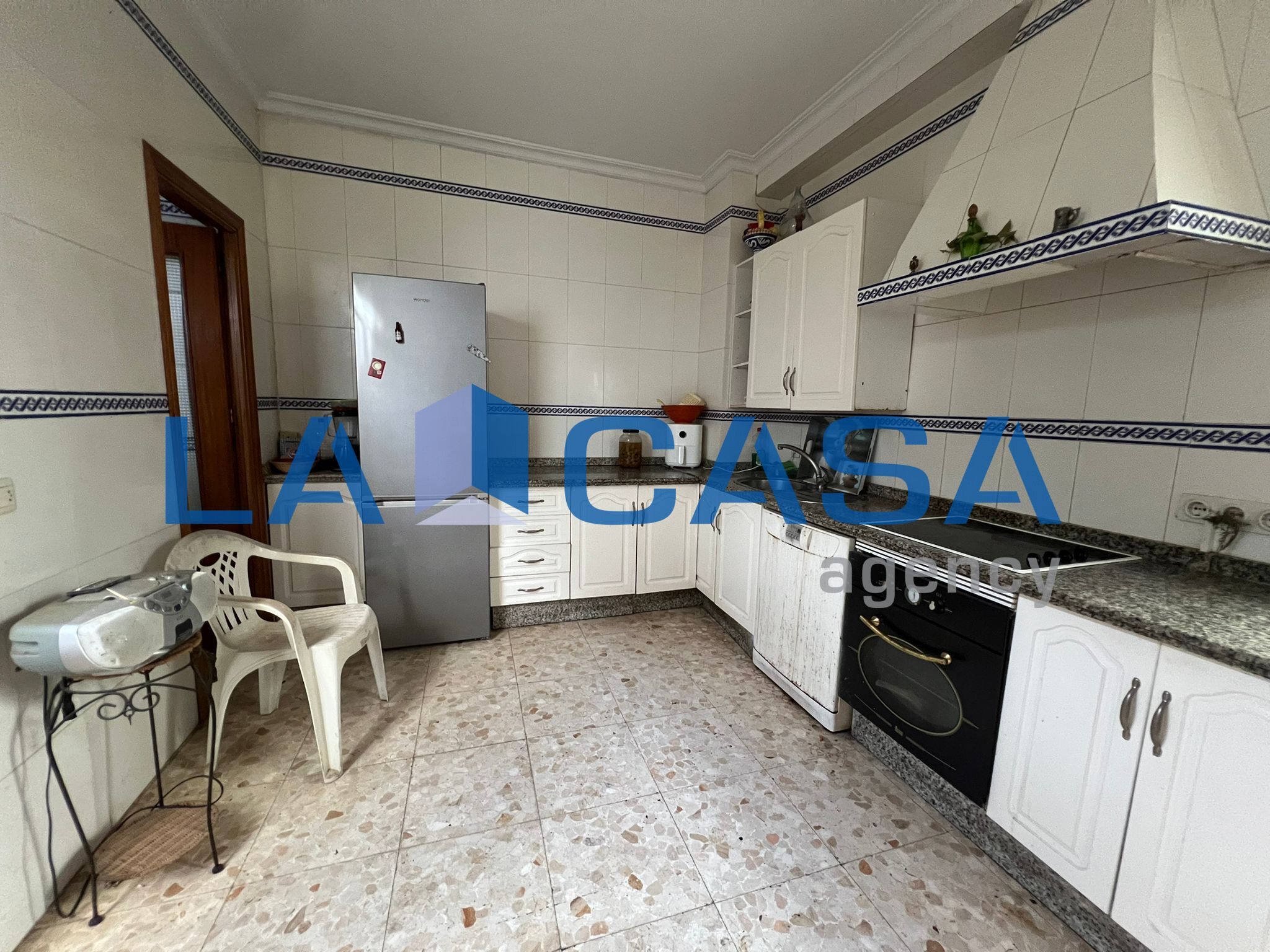 Cuina de Casa o xalet en venda en Dos Hermanas amb Terrassa, Traster i Balcó