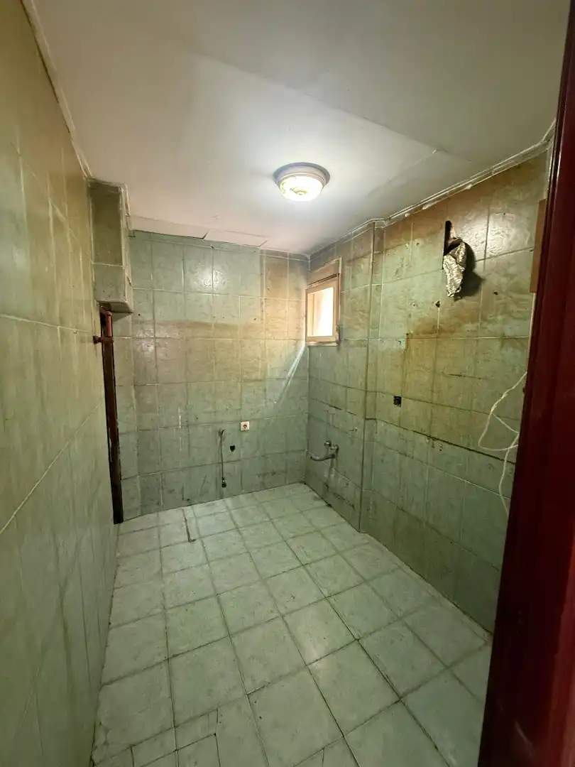 Bathroom of Ground floor for sale in Valencia