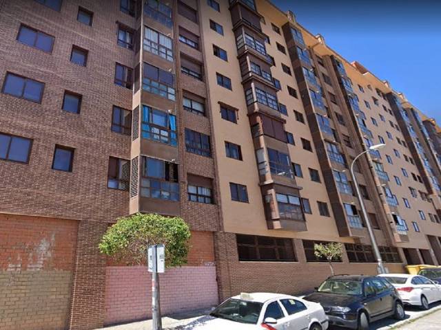 Garaje en Venta en C/ Maquinilla en Palomeras Sureste