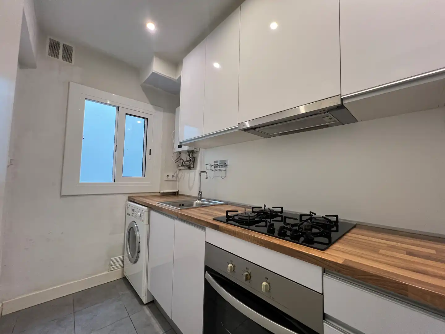 Appartamento con terrazza in vendita a Carrer Font, imagen 8