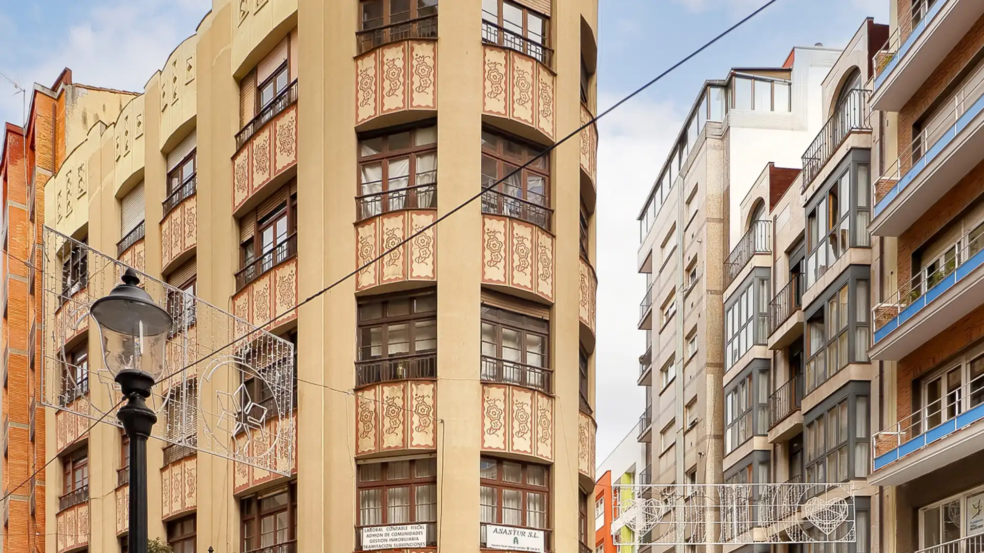 Vista exterior de Piso en venta en Gijón  con Calefacción y Trastero