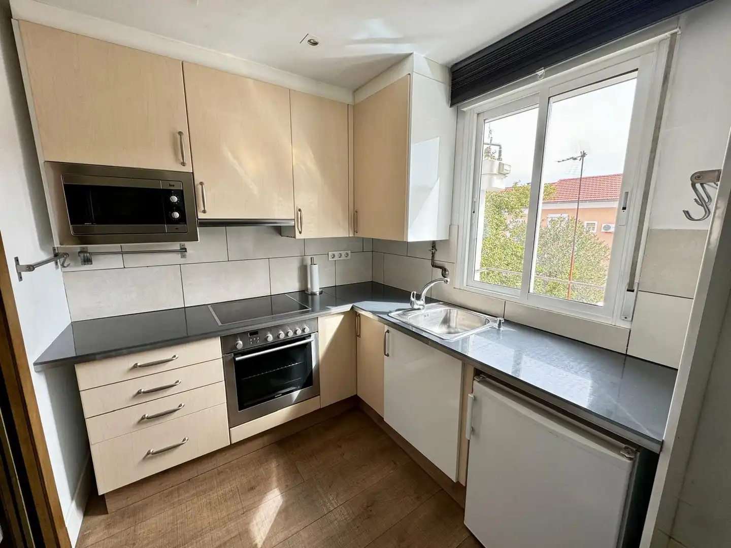 Küche von Maisonette zum Verkauf in Madrid mit Klimaanlage und Privatgarten