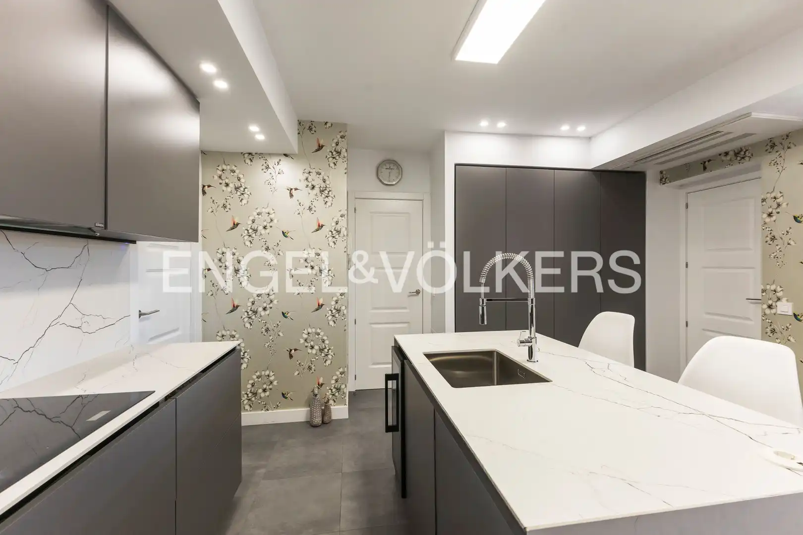 Kitchen of Flat for sale in Madrid  with Air Conditioner, Heating and Parquet flooring