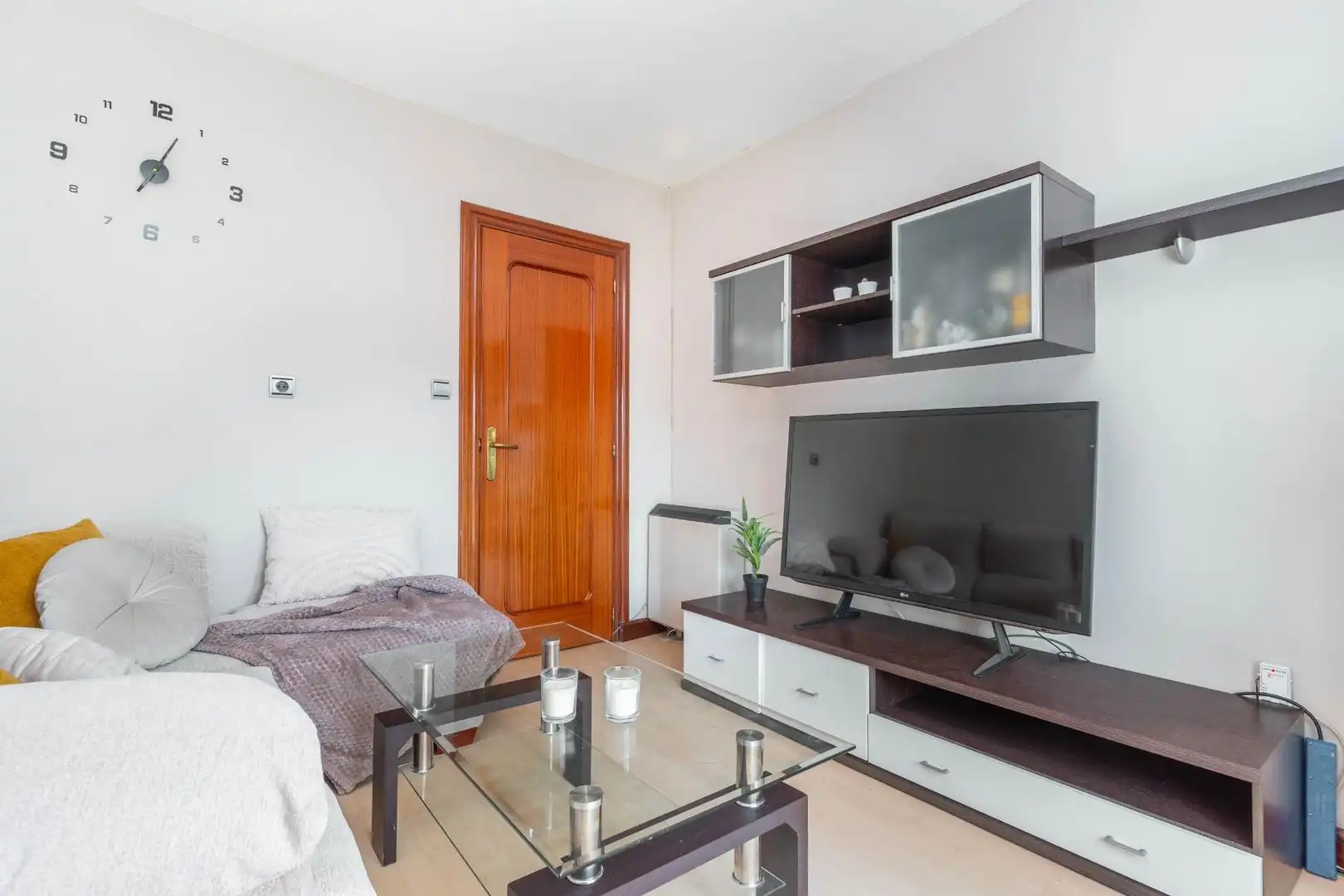 Living room of Flat for sale in Cangas del Narcea  with Heating and Furnished