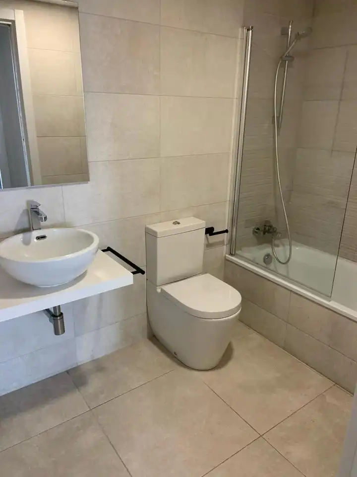 Bany de Pis en venda en Tarragona amb Aire condicionat, Terrassa i Piscina comunitària