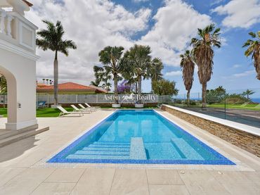 Casa con piscina en venta en Samarin