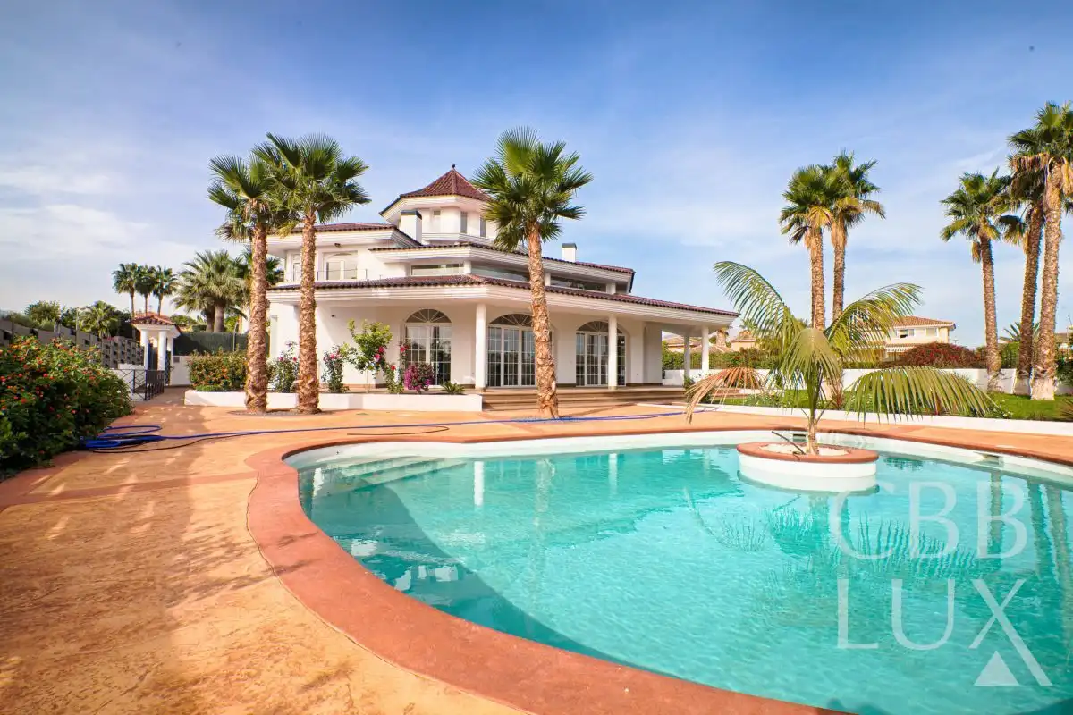 Chalet con terraza en venta en Pueblo - Urbanizaciones, imagen 40