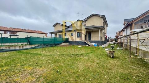Foto 2 de Casa adosada en venda a Calle Bargaña, 7, Valverde de la Virgen, León