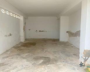 Garage to rent in Oliva