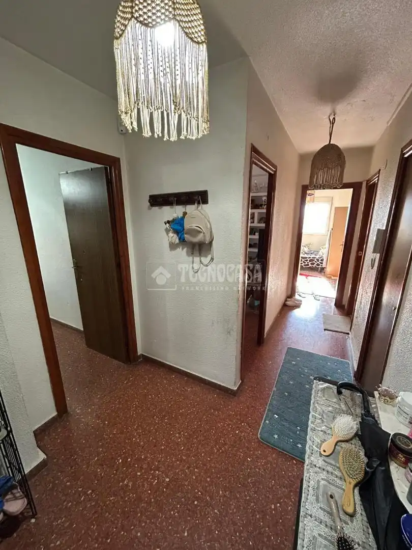 Piso en venta en Granada con Balcón
