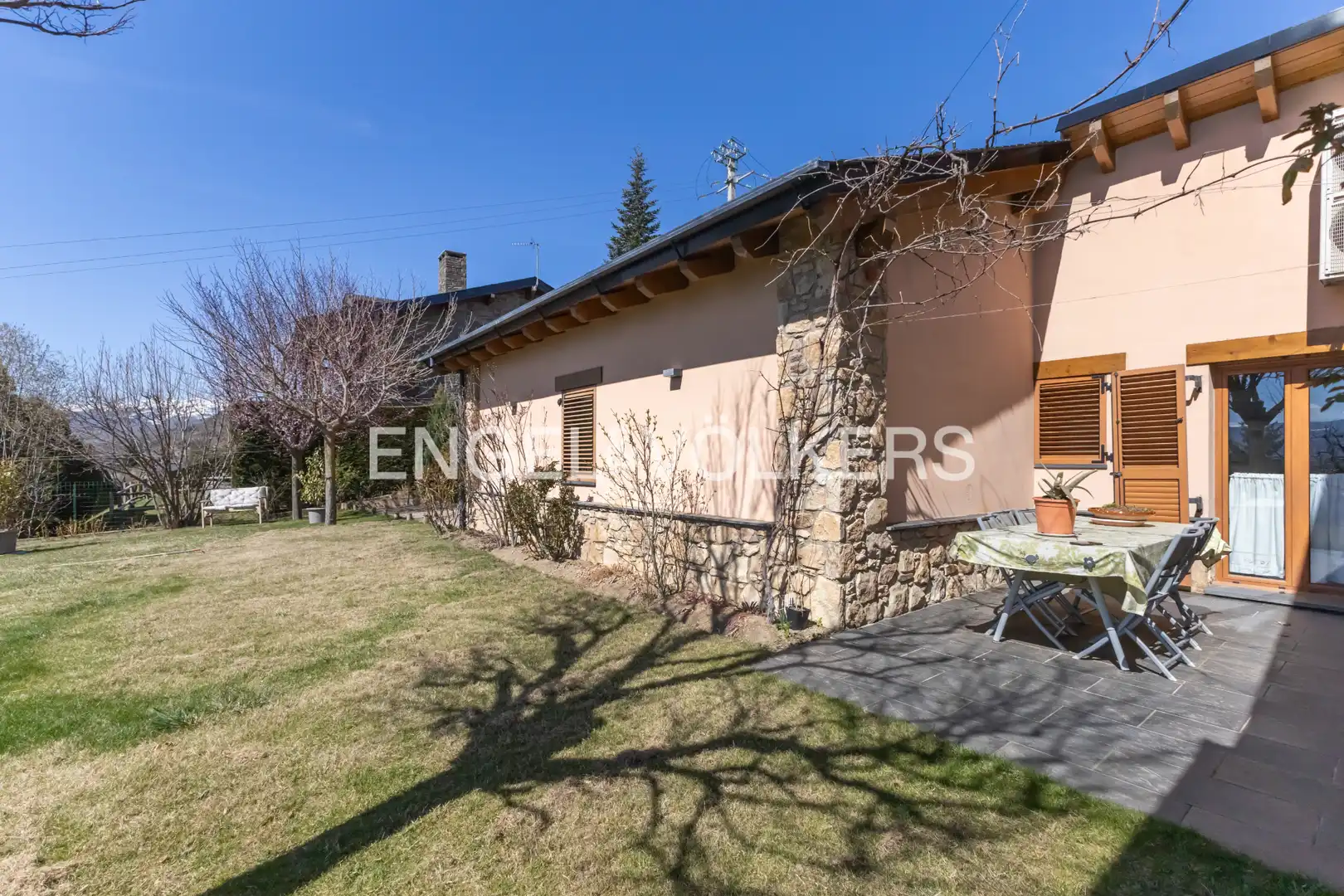 Vista exterior de Casa o chalet en venta en Estavar con Calefacción, Jardín privado y Parquet