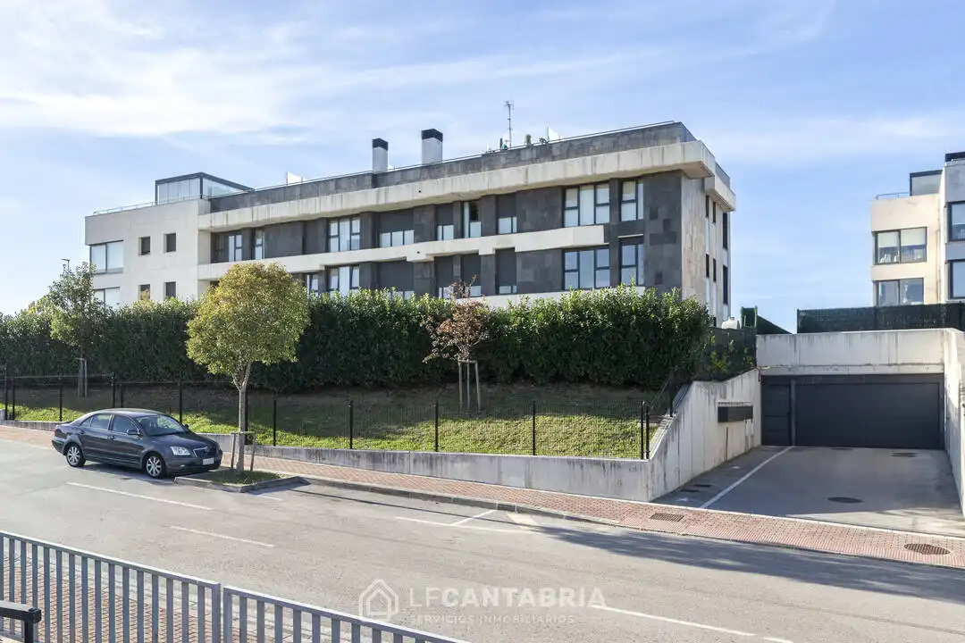 Flat with pool for sale in Calle la Sotavesilla