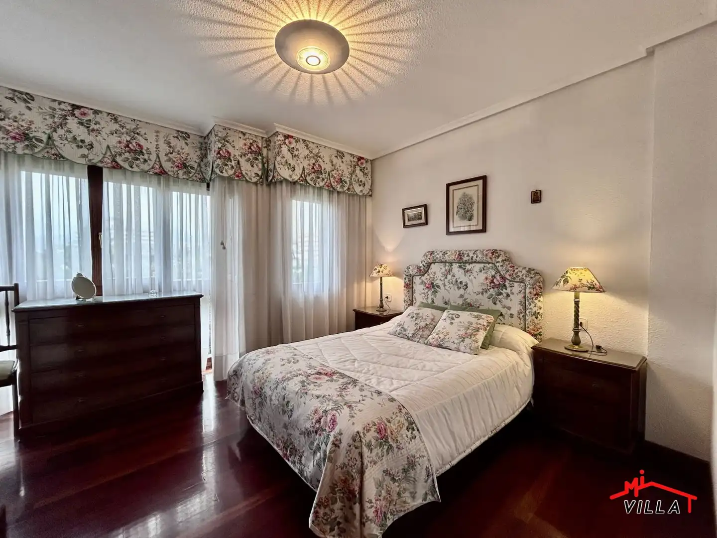 Habitación de Casa adosada en venta en Laredo con Calefacción