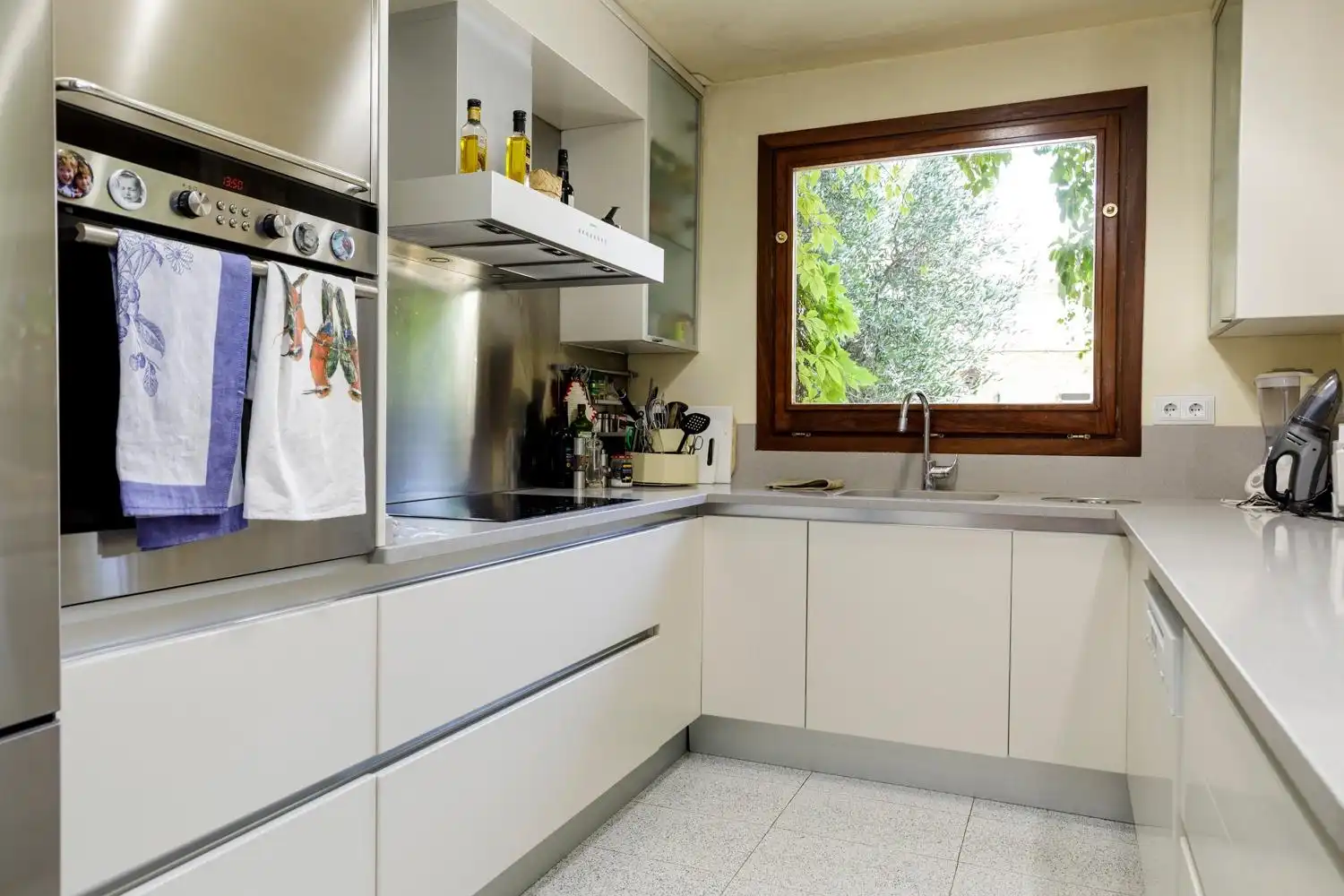 Cuina de Casa o xalet en venda en Zaragoza amb Aire condicionat, Calefacció i Jardí privat